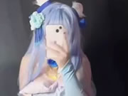 可愛次元少女邊拿手機自拍邊摳小穴